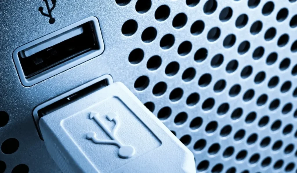 clean computer usb port thoroughly