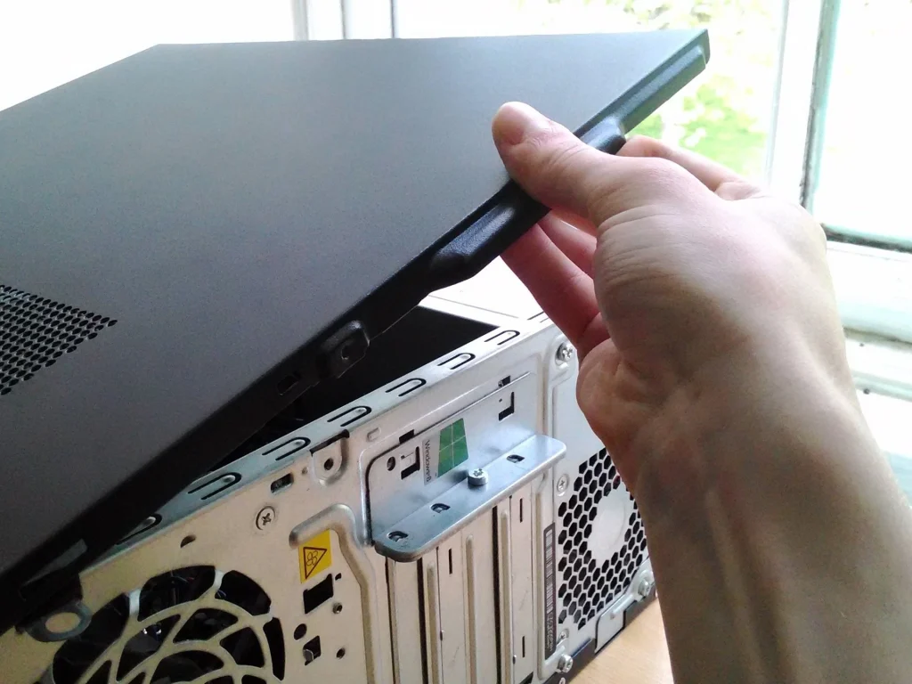 remove side panel of pc case