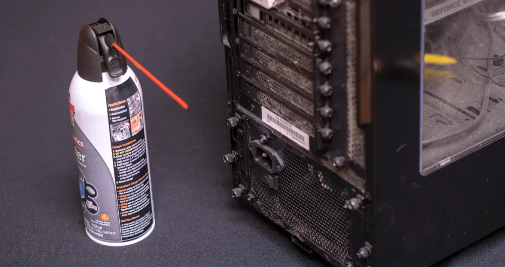 pc clean pc parts with compressed air