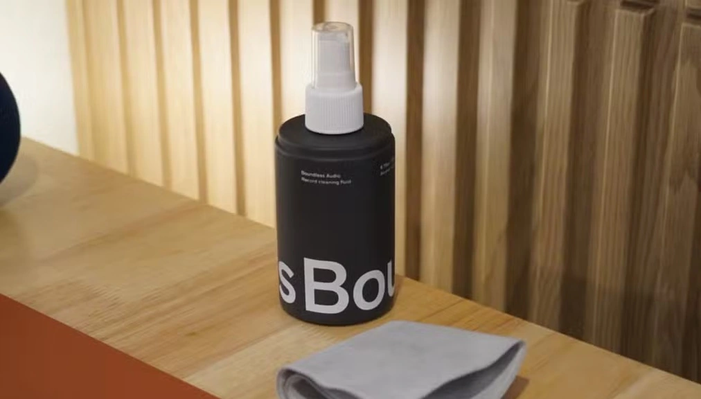 use camera cleaner solution