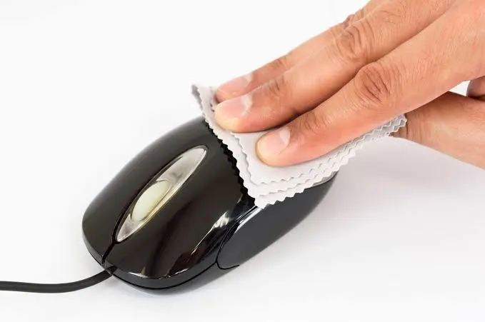 how to clean mouse